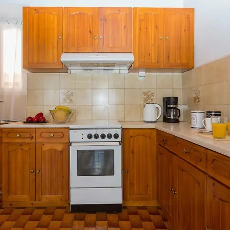 Yasmin House By Corfuescapes