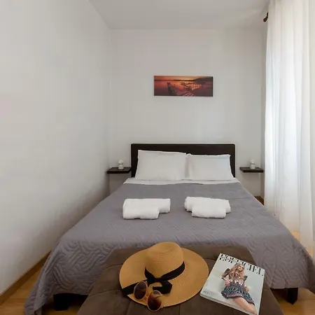 Daire Yasmin House By Corfuescapes *