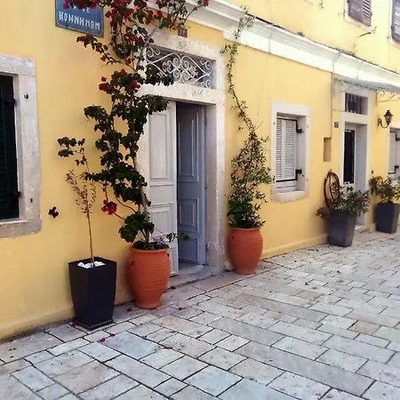 Daire Yasmin House By Corfuescapes *